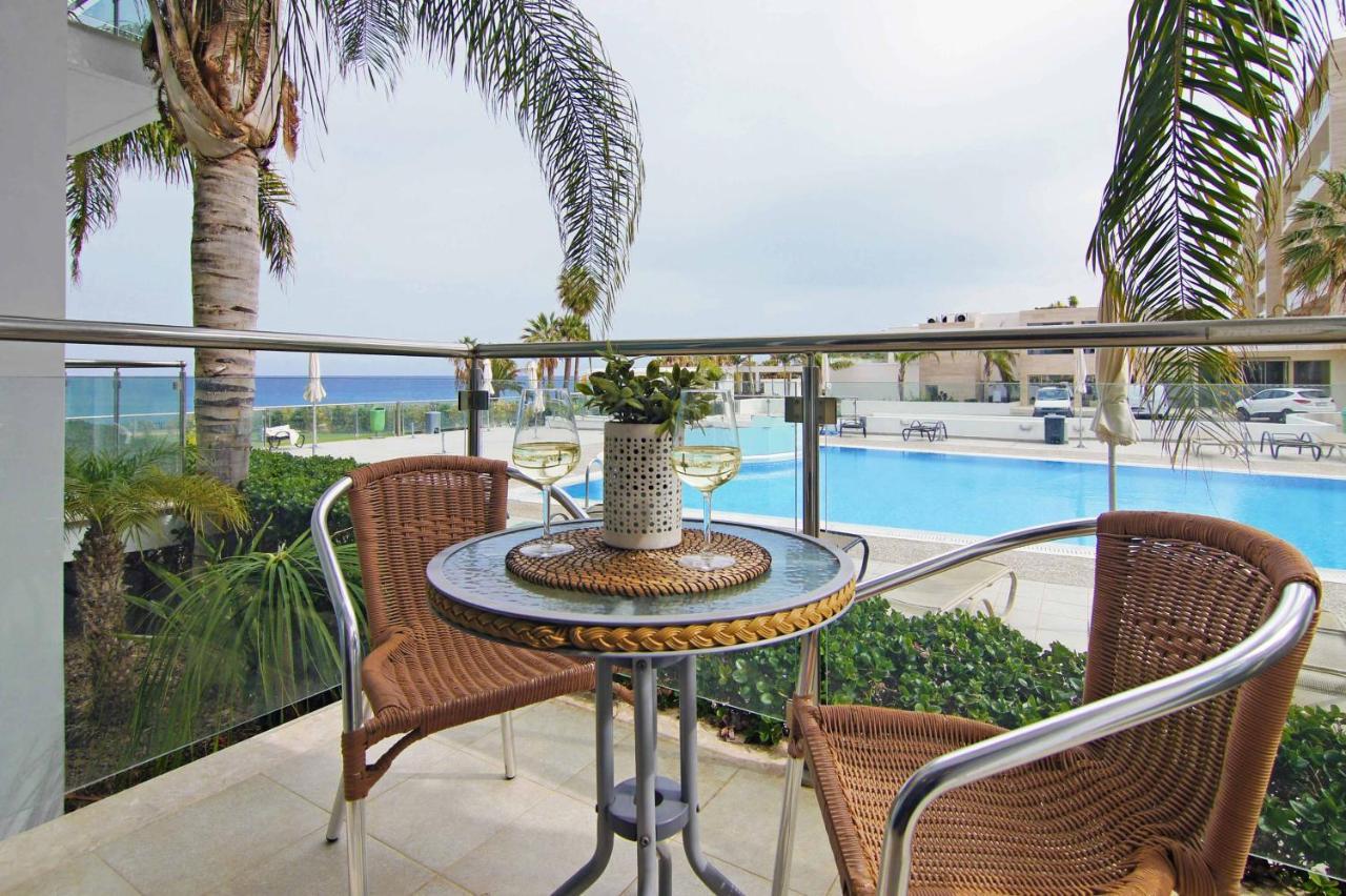Diana - Coralli Beachfront Apartment Protaras Exteriér fotografie