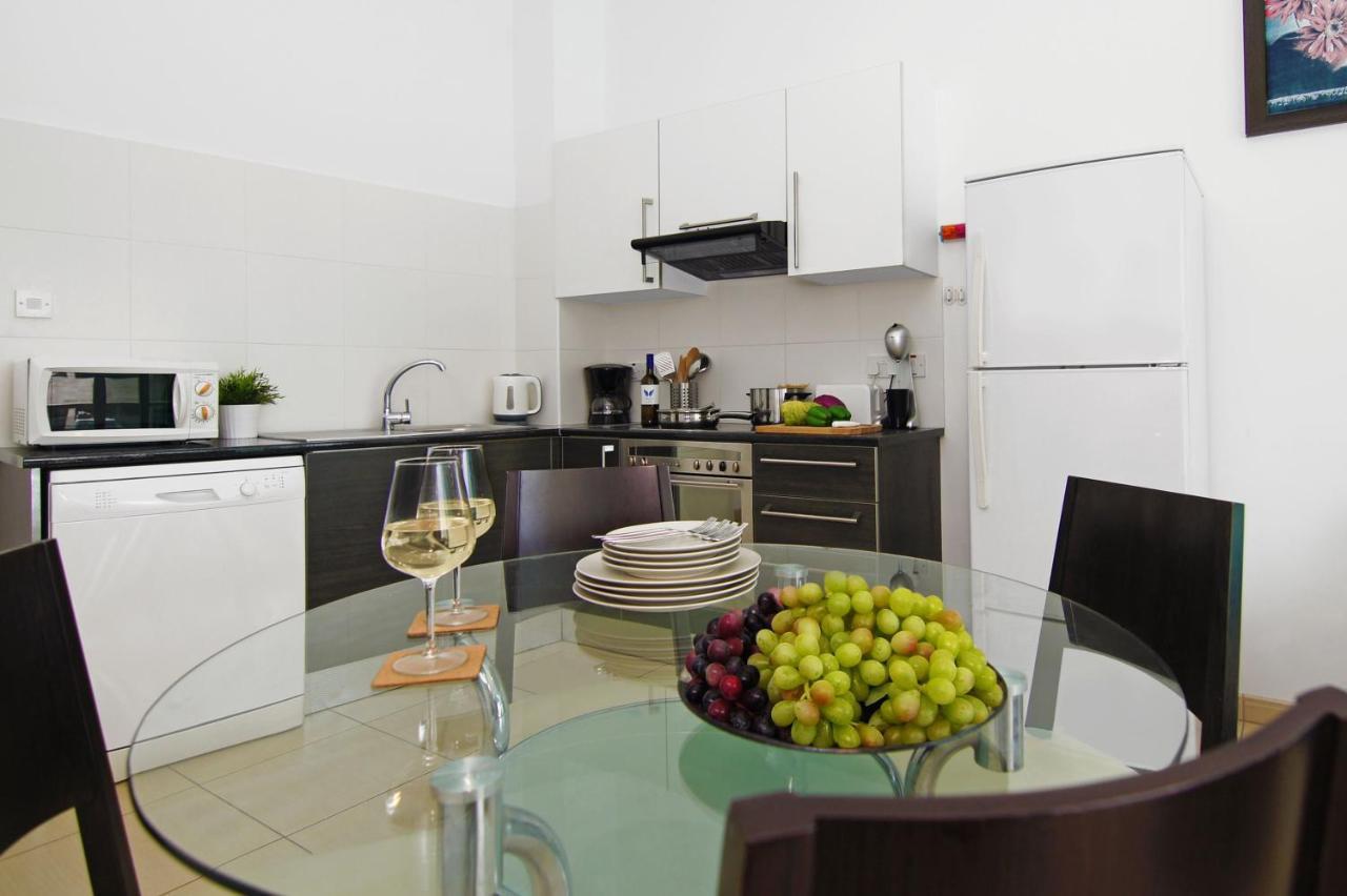 Diana - Coralli Beachfront Apartment Protaras Exteriér fotografie
