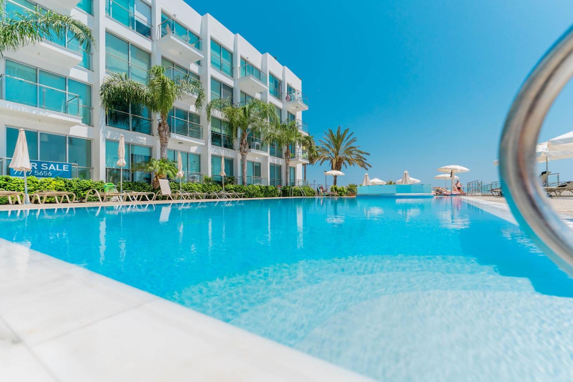 Diana - Coralli Beachfront Apartment Protaras Exteriér fotografie